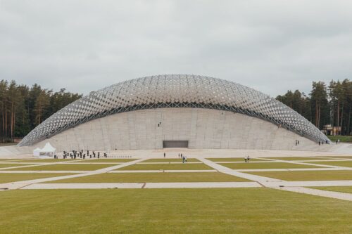 Aizņemsies Mežaparka Lielās estrādes būvniecības B posma otrajai kārtai nepieciešamo finansējumu