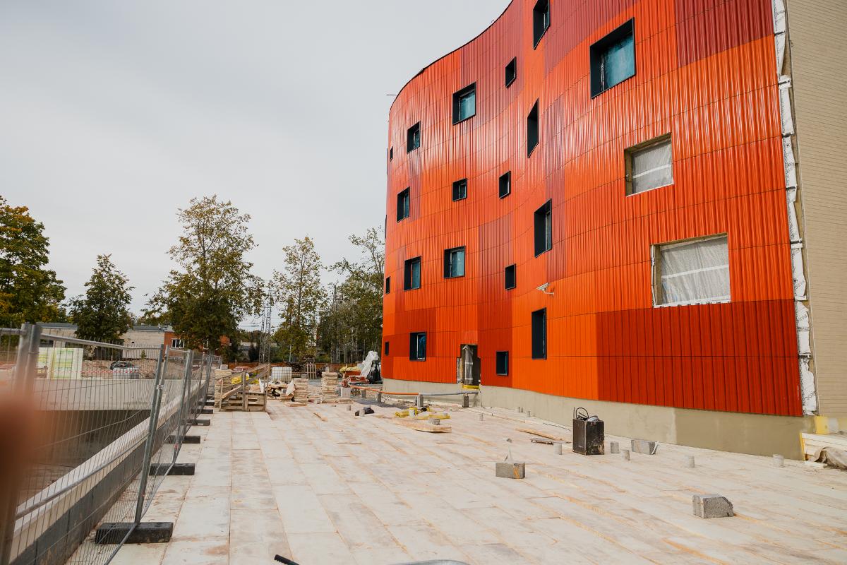 Paveikta liela daļa neatliekamo būvdarbu Stradiņa slimnīcas A2 korpusā