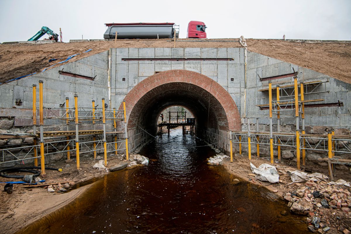 Atjauno vairāk nekā 100 gadus veco Līgatnes caurteku