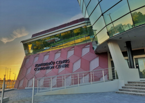 Ekspluatācijā nodots konferenču centrs 