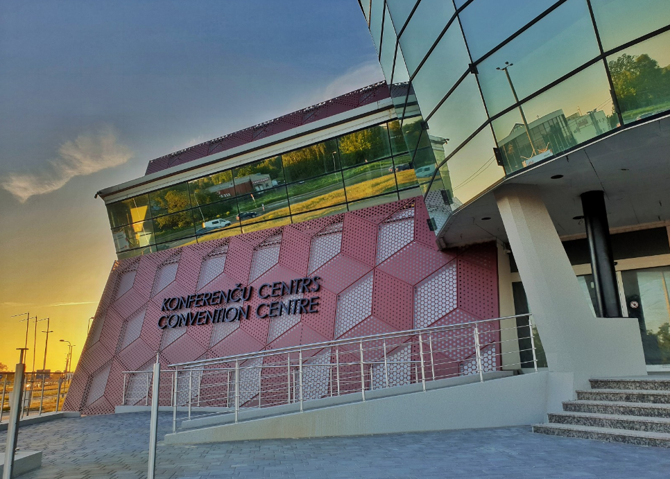 Ekspluatācijā nodots konferenču centrs “Atta Centre”