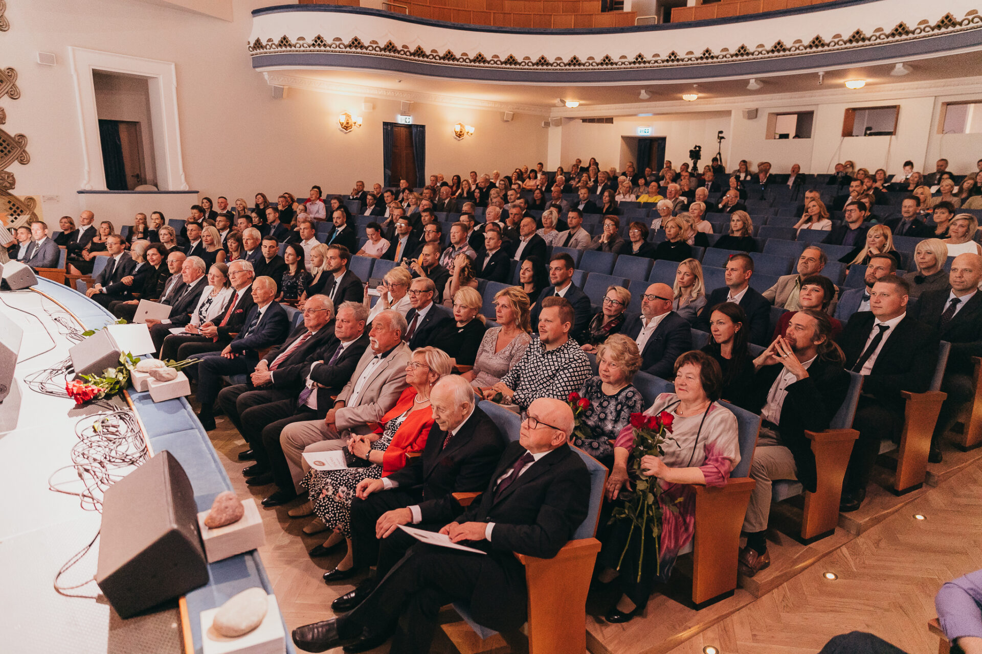 Paaudžu profesionālo spēju sakausējums