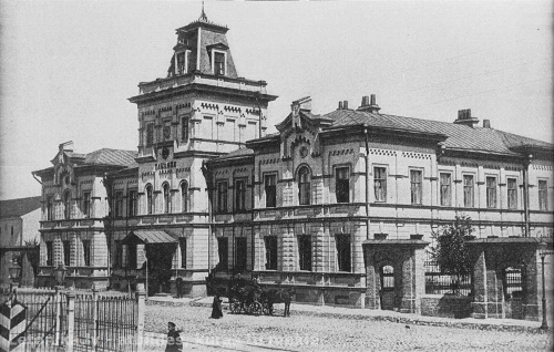 Sāk fasādes un jumta atjaunošanu vēsturiskajam Muitas namam