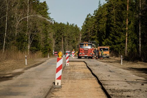 Turpina pieaugt konkurence ceļu būvdarbu iepirkumos