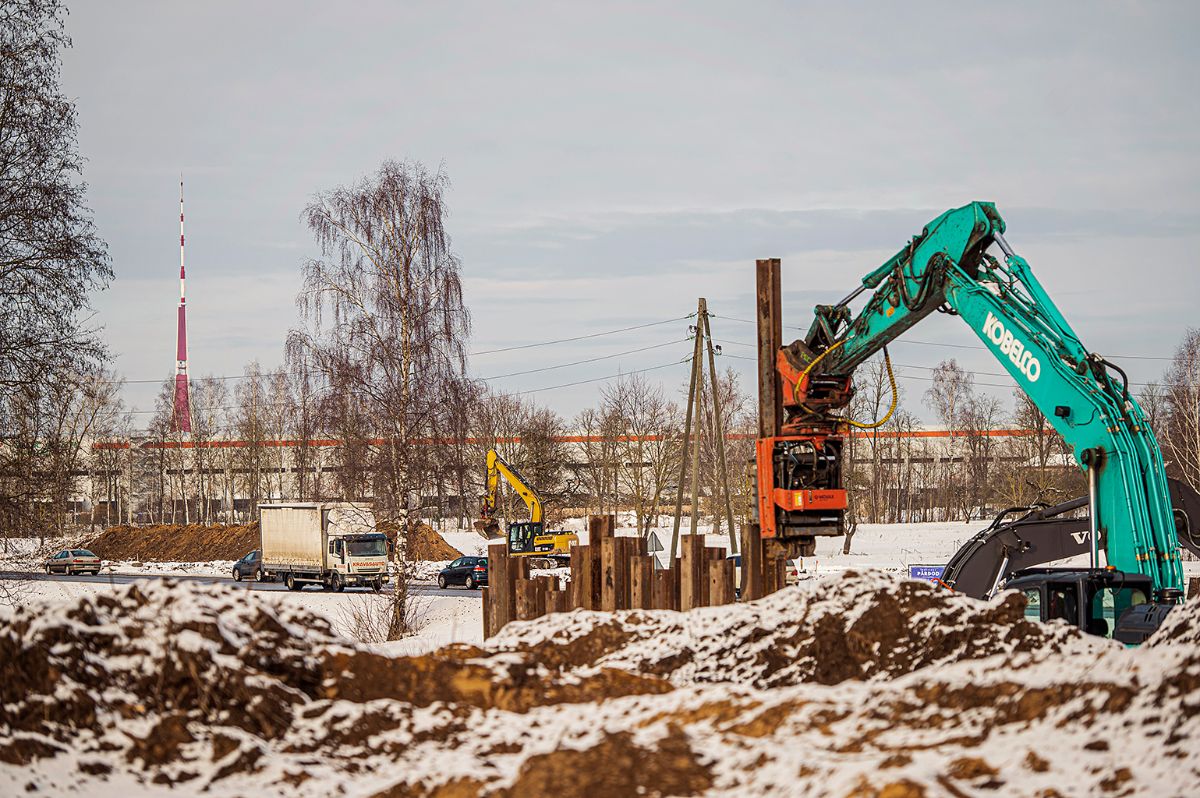 Valdlauču krustojumā maina satiksmes organizāciju