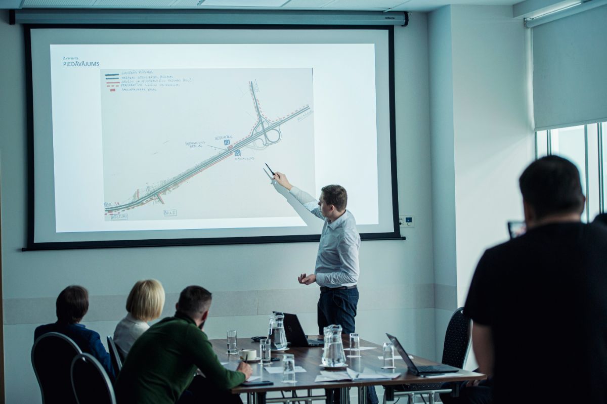 Meklē risinājumus krustojuma uzlabošanai uz Vidzemes šosejas