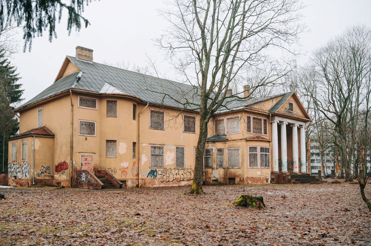 Izsludināta pieteikšanās Majoru muižas izsolei