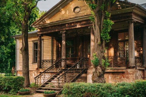 Būtiski palielinājies atsavināto degradēto būvju skaits