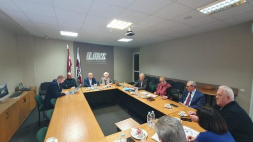 Vienojas par labojumiem nozares profesiju kartē