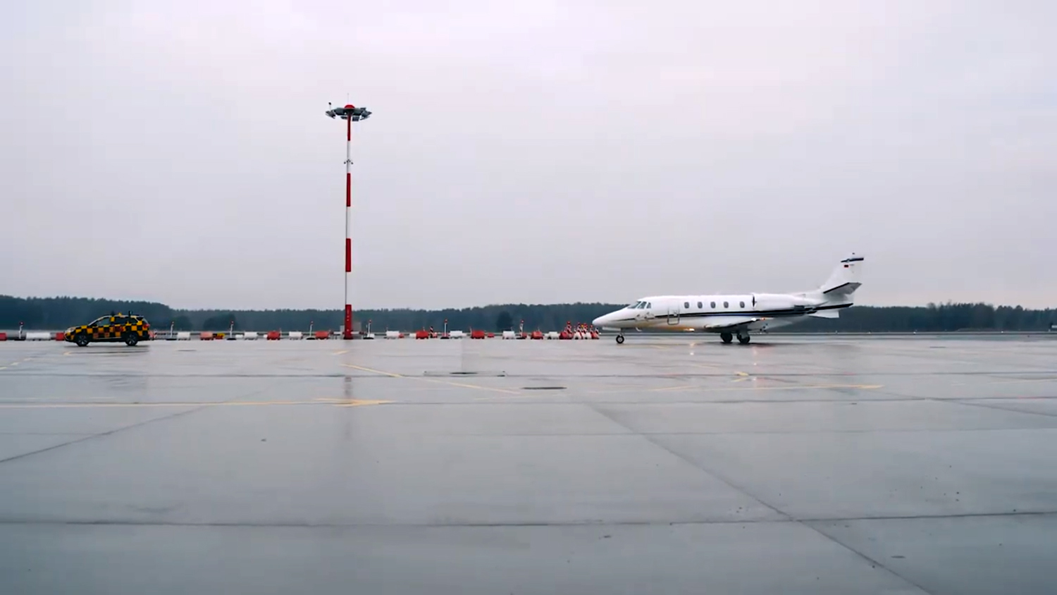 Lidostā “Rīga” ierīkota jauna manevrēšanas ceļu ass uguņu sistēma