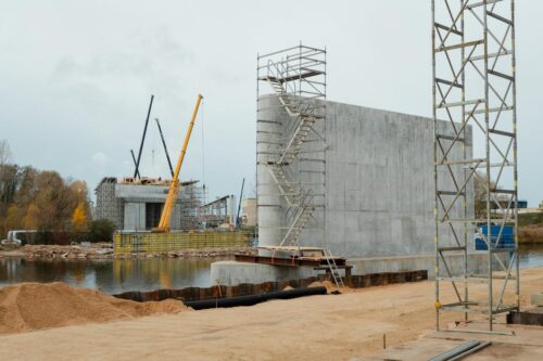 Top satiksmes pārvads no Tvaika ielas uz Kundziņsalu