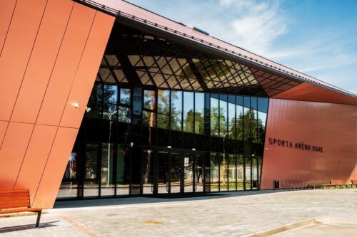 Videi draudzīgā Ogres Valsts ģimnāzijas jaunā ēka un sporta būve