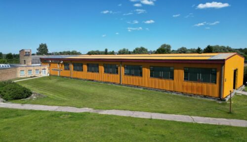 Izsludināts metu konkurss bijušā Ādažu kolhoza sporta kompleksa daļas atjaunošanai