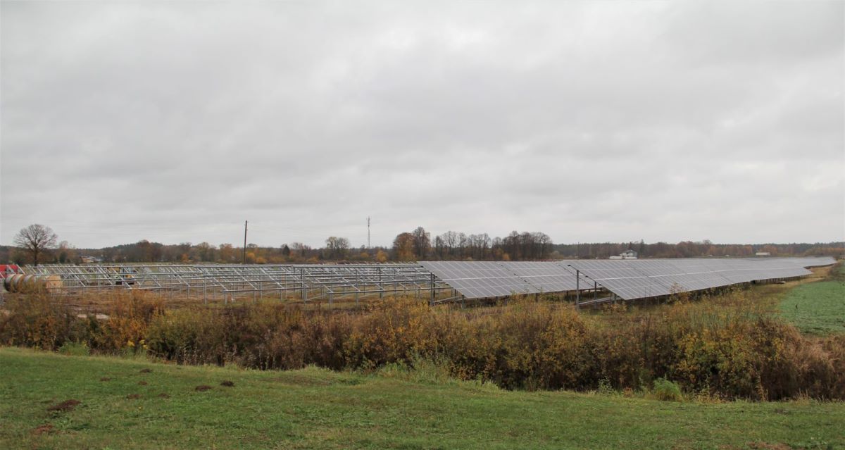 Top vērienīgs saules paneļu parks Ādažu novadā