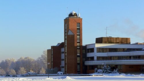Noslēgušies Ādažu vidusskolas B korpusa siltināšanas darbi