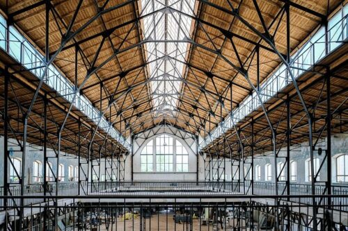 Sākta Āgenskalna tirgus ēkas betonēšana