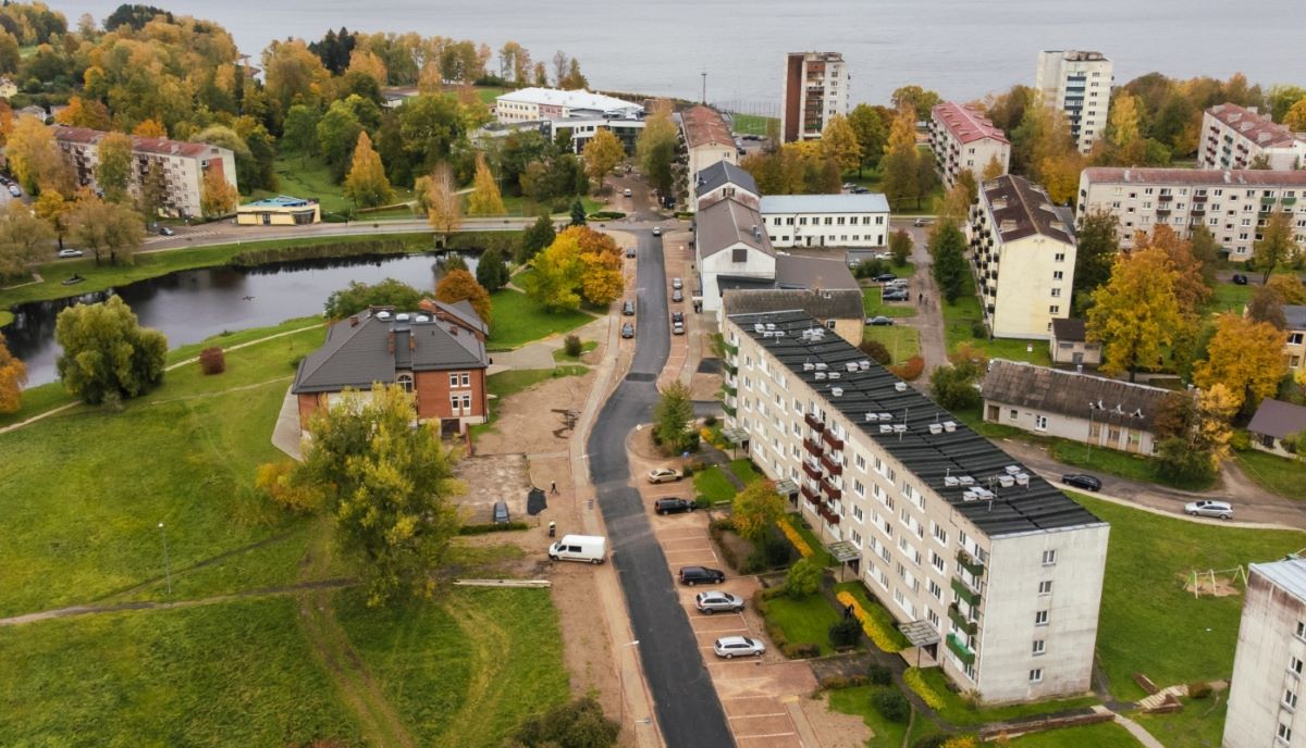 Pēc apjomīgas pārbūves satiksmei atvērta Skolas iela Aizkrauklē