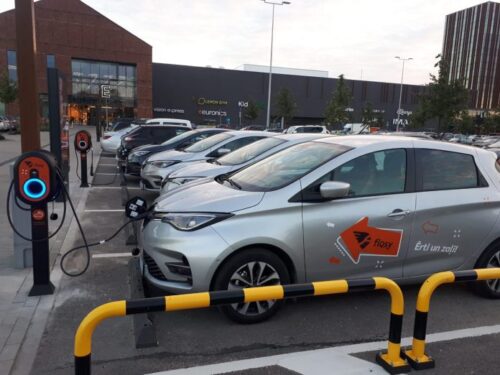 “Akropolē” uzstādītas četras jaunas elektro auto uzlādes stacijas