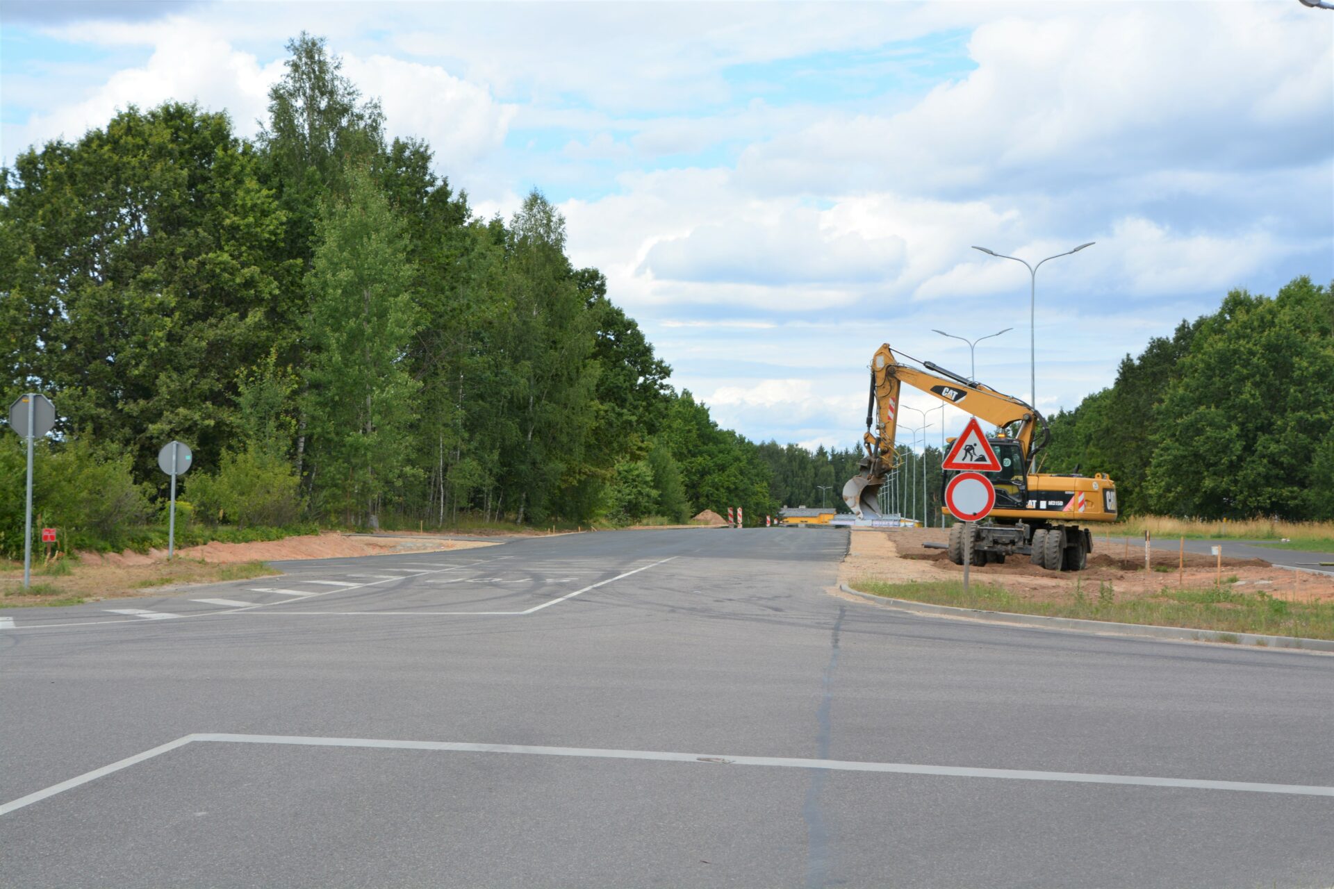 Turpinās ielu pārbūve Valmierā