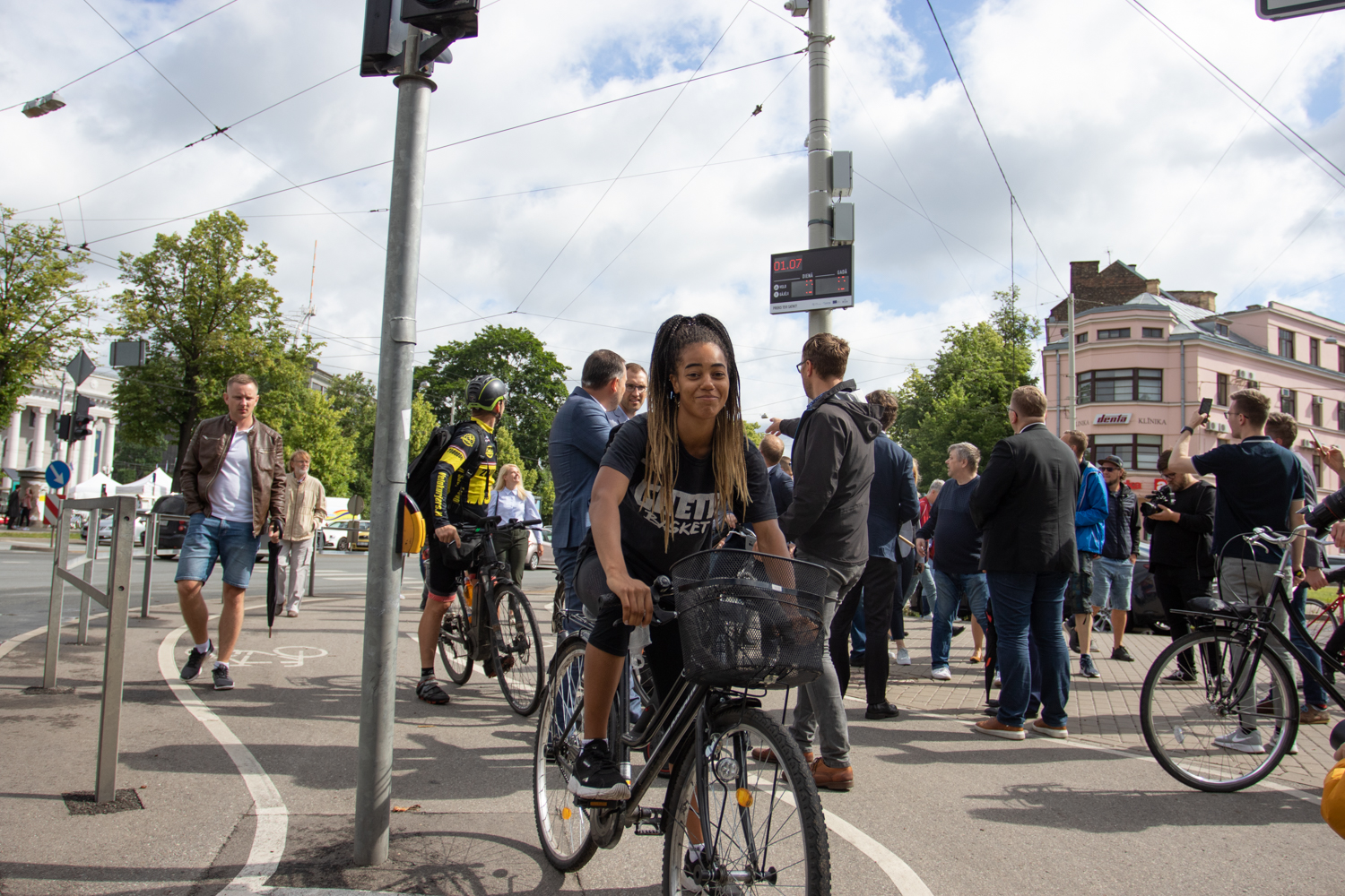 VEF apkaimē velosipēdistu skaits pielīdzināms gājēju skaitam