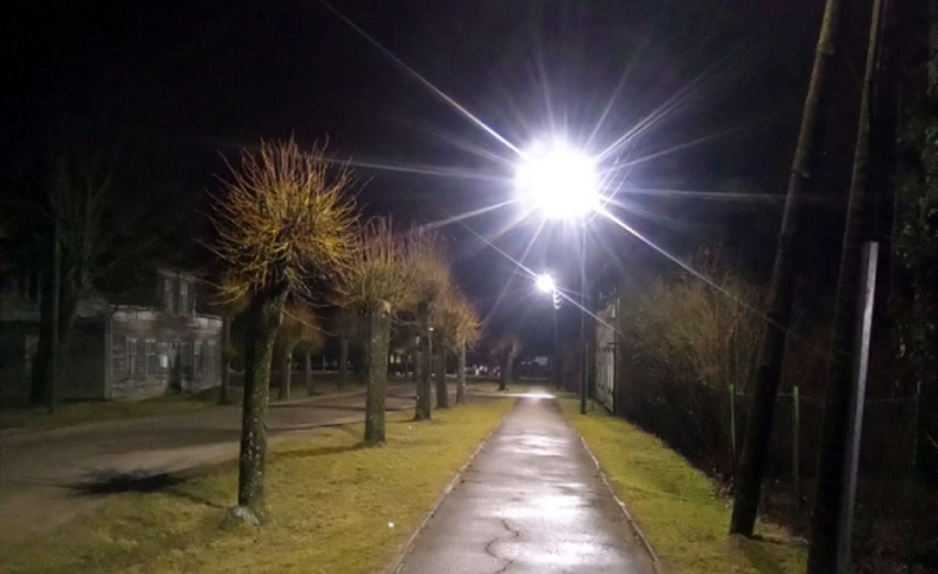 Mazsalacā uzlabots ielu apgaismojums