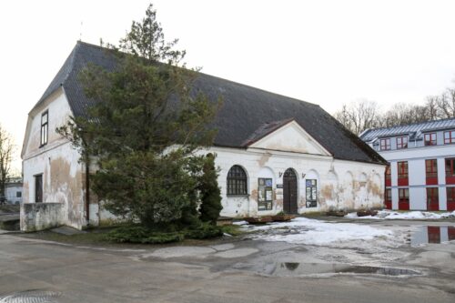 Iecavā plāno atjaunot grāfa Pālena muižas klēti