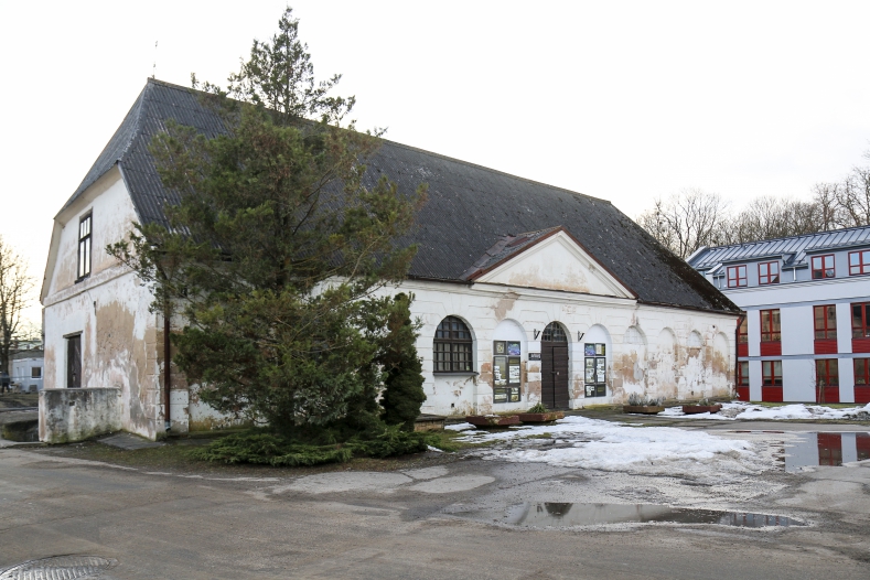 Iecavā plāno atjaunot grāfa Pālena muižas klēti