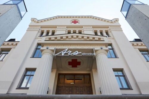 Pēc rekonstrukcijas atklāts bijušās Sarkanā Krusta slimnīcas galvenais korpuss