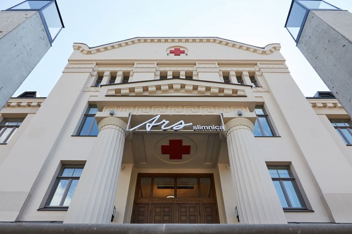 Pēc rekonstrukcijas atklāts bijušās Sarkanā Krusta slimnīcas galvenais korpuss