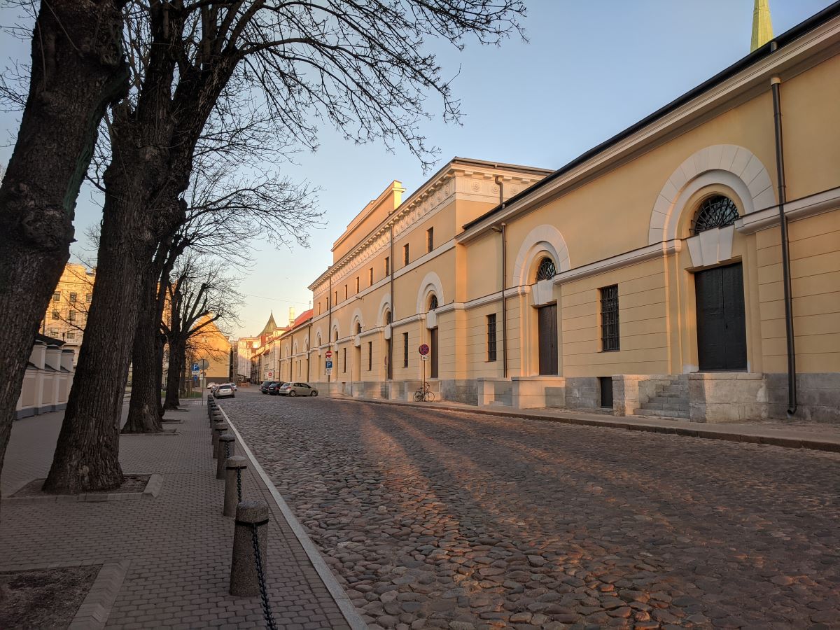 Zināms izstāžu zāles “Arsenāls” iekštelpu atjaunošanas darbu veicējs