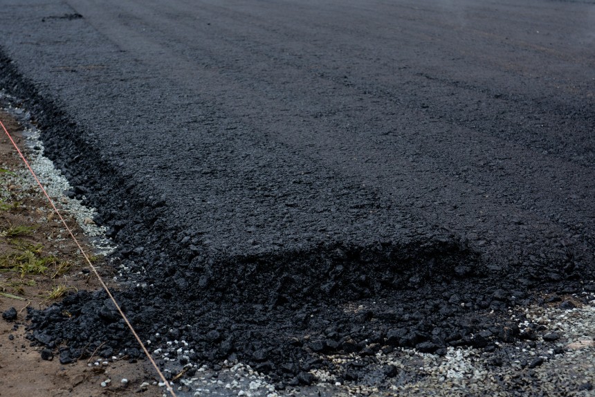 Jāpārbūvē asfaltbetona kārta autoceļa Tukums-Kuldīga posmā