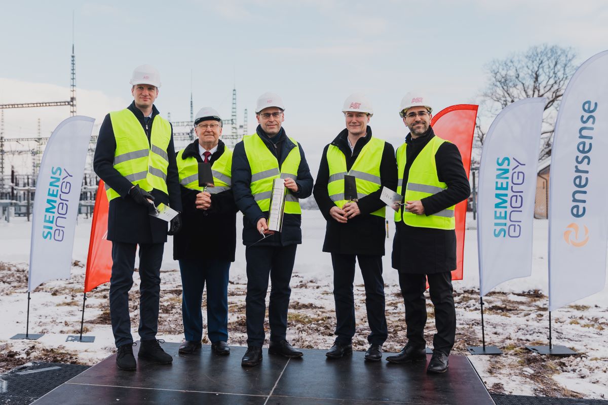 Iemūrēts pamatakmens pirmajai AST sinhronā kompensatora stacijai