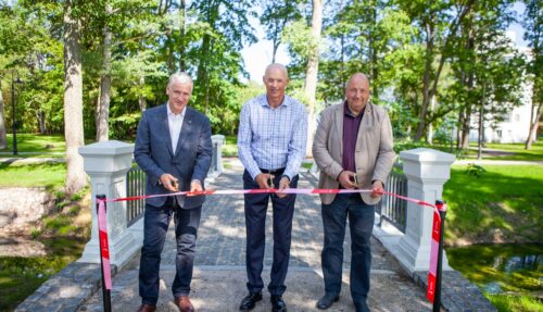 Atklāts atjaunotais Ķemeru vēsturiskais parks