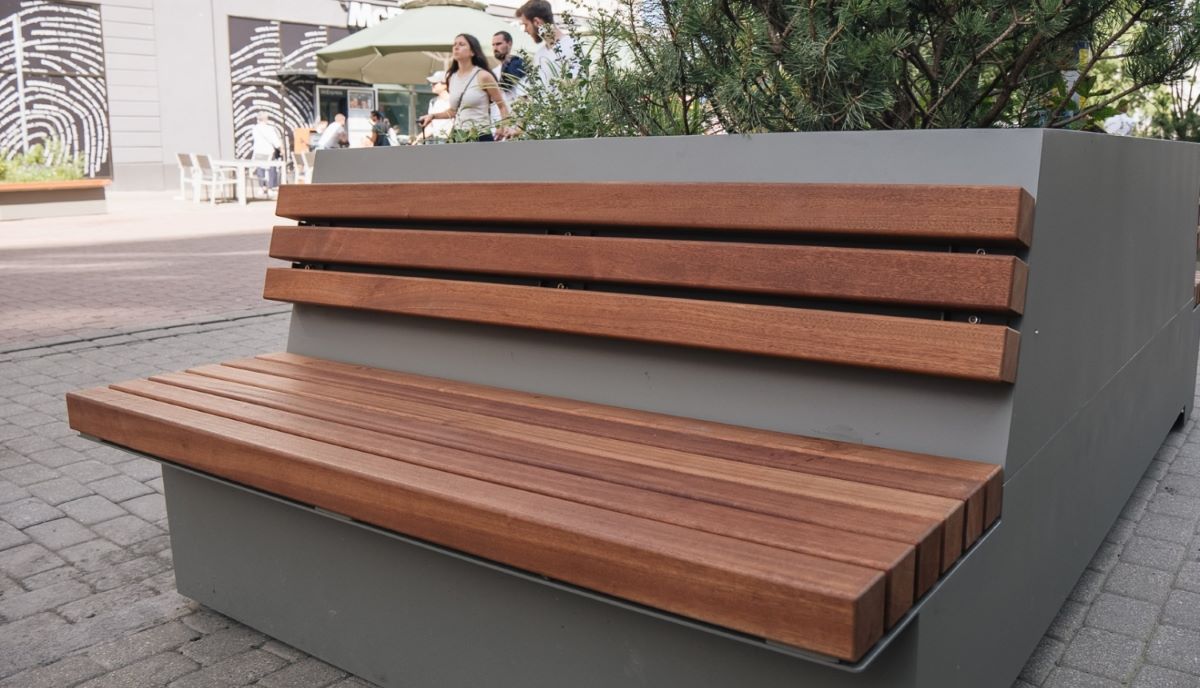 Pirms valsts svētkiem labiekārtos Vecrīgas ārtelpu