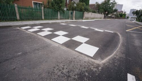 Šogad Rīgā izbūvēs jaunus ceļa ātrumvaļņus vēl 18 apkaimēs