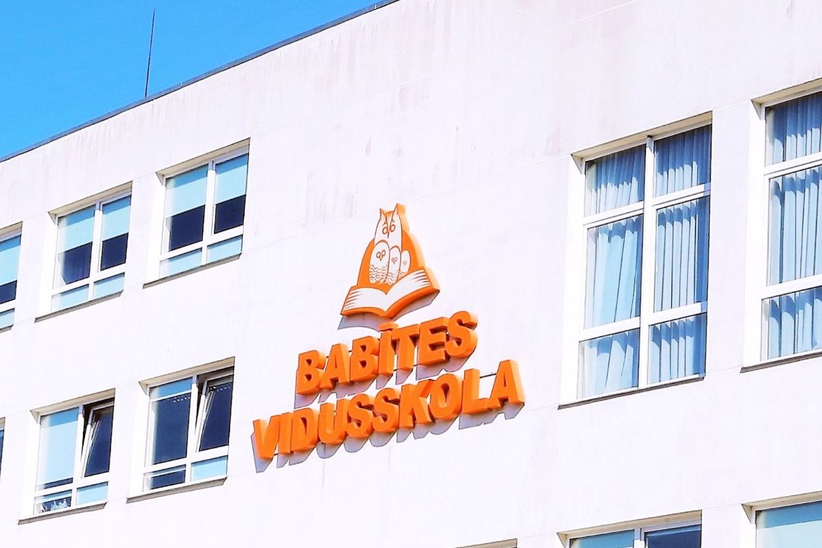 Ar saules elektrostacijām aprīko izglītības iestādes Mārupes novadā