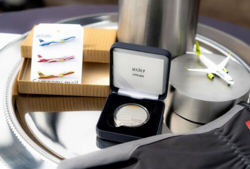 Iemūrēta laika kapsula kravu angāra 