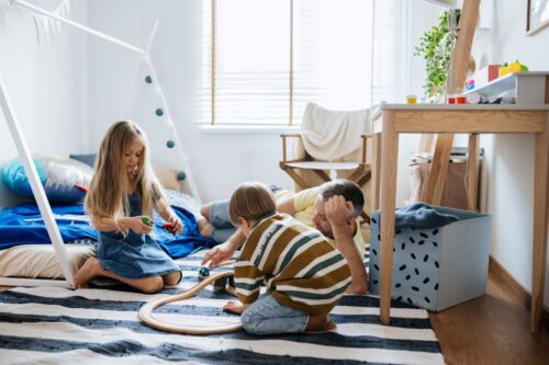 Lielajām ģimenēm problēmas ar mājokļu pieejamību Latvijā