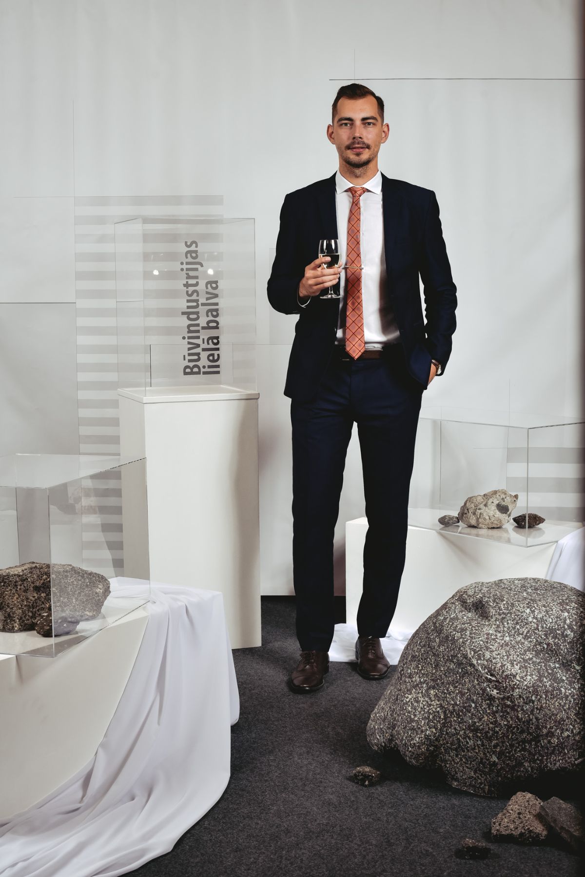 Matīss Sakne atgriezās Latvijā