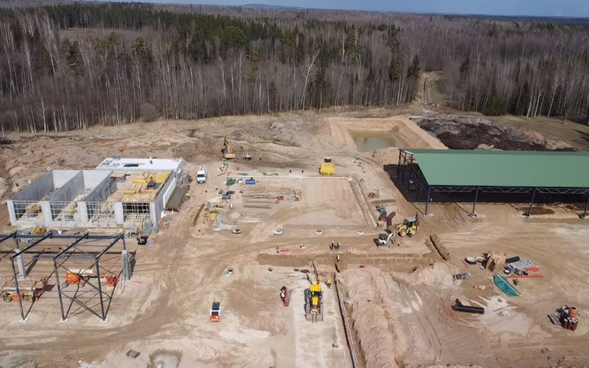 Turpinās atkritumu pārstrādes rūpnīcas “Daibe” būvniecība