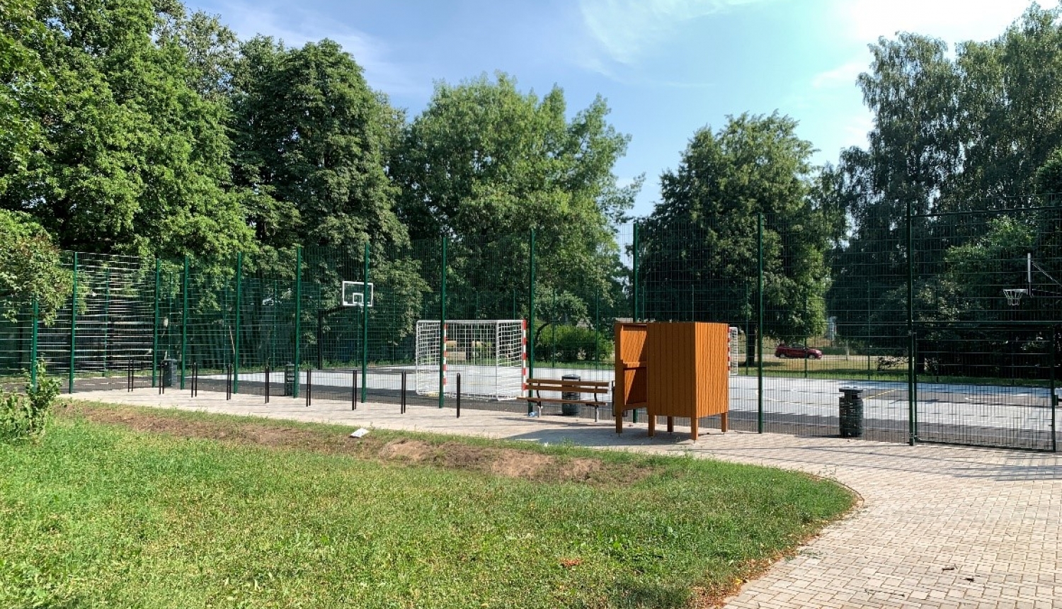 Ekspluatācijā nodots sporta laukums Brasā