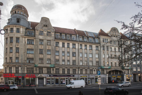 Atjaunos jūgendstila ēku Matīsa un Brīvības ielas stūrī