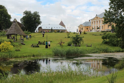 Būvvaldē ir ierosinātas vairākas lietas saistībā ar pārkāpumiem Bruknas muižas kompleksā