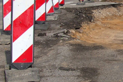 Ceļu būvdarbi turpinās gandrīz 30 autoceļu posmos