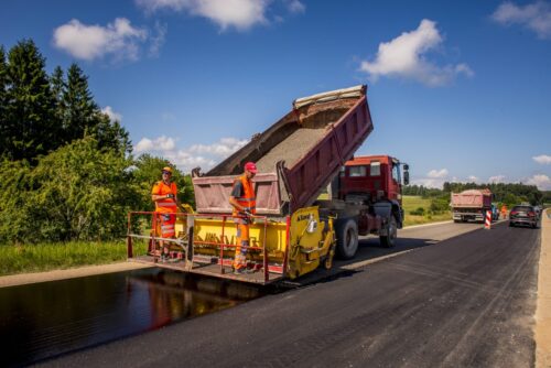Ceļu būvdarbu sezona valsts autoceļu tīklā turpinās 66 posmos