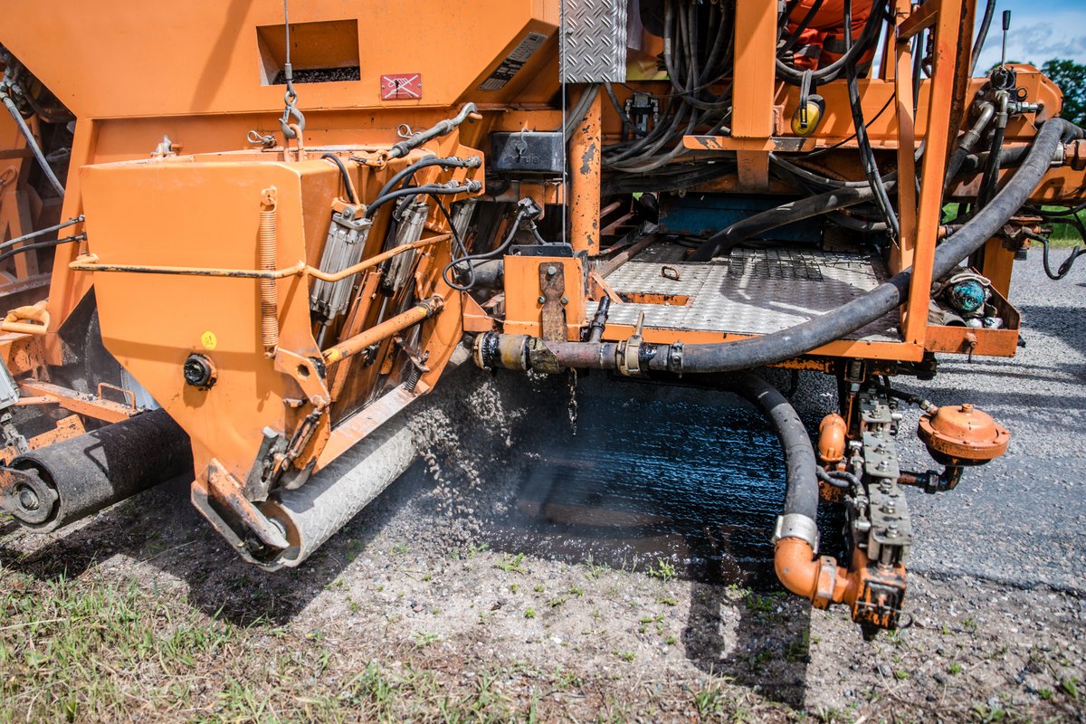 Pie Rēzeknes Daugavpils virzienā sākušies ceļa būvdarbi