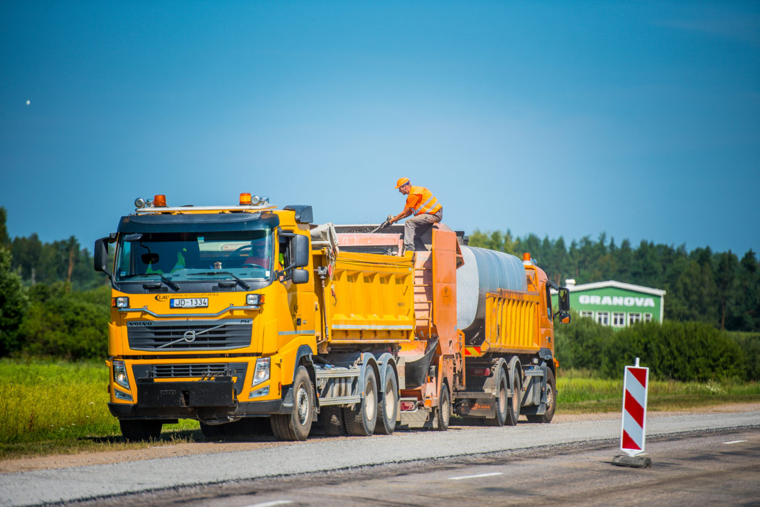 Plāno būvēt četrjoslu ātrgaitas ceļus