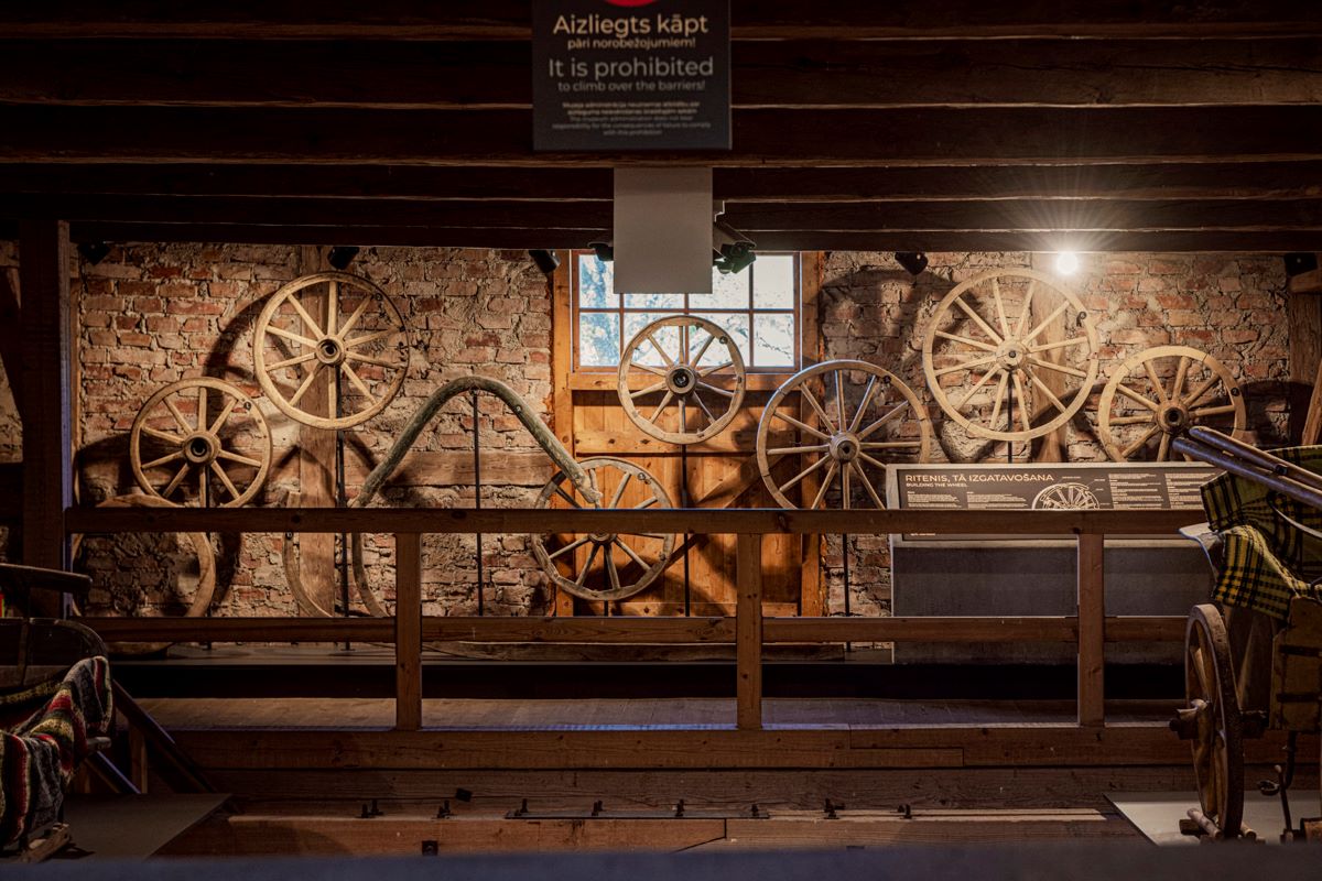 Atjaunota ekspozīcija par ceļu nozares pirmsākumiem Latvijas Ceļu muzejā