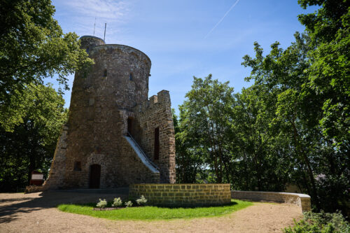 Sarkandaugavā atklāts pārbūvētais Dauderu parks