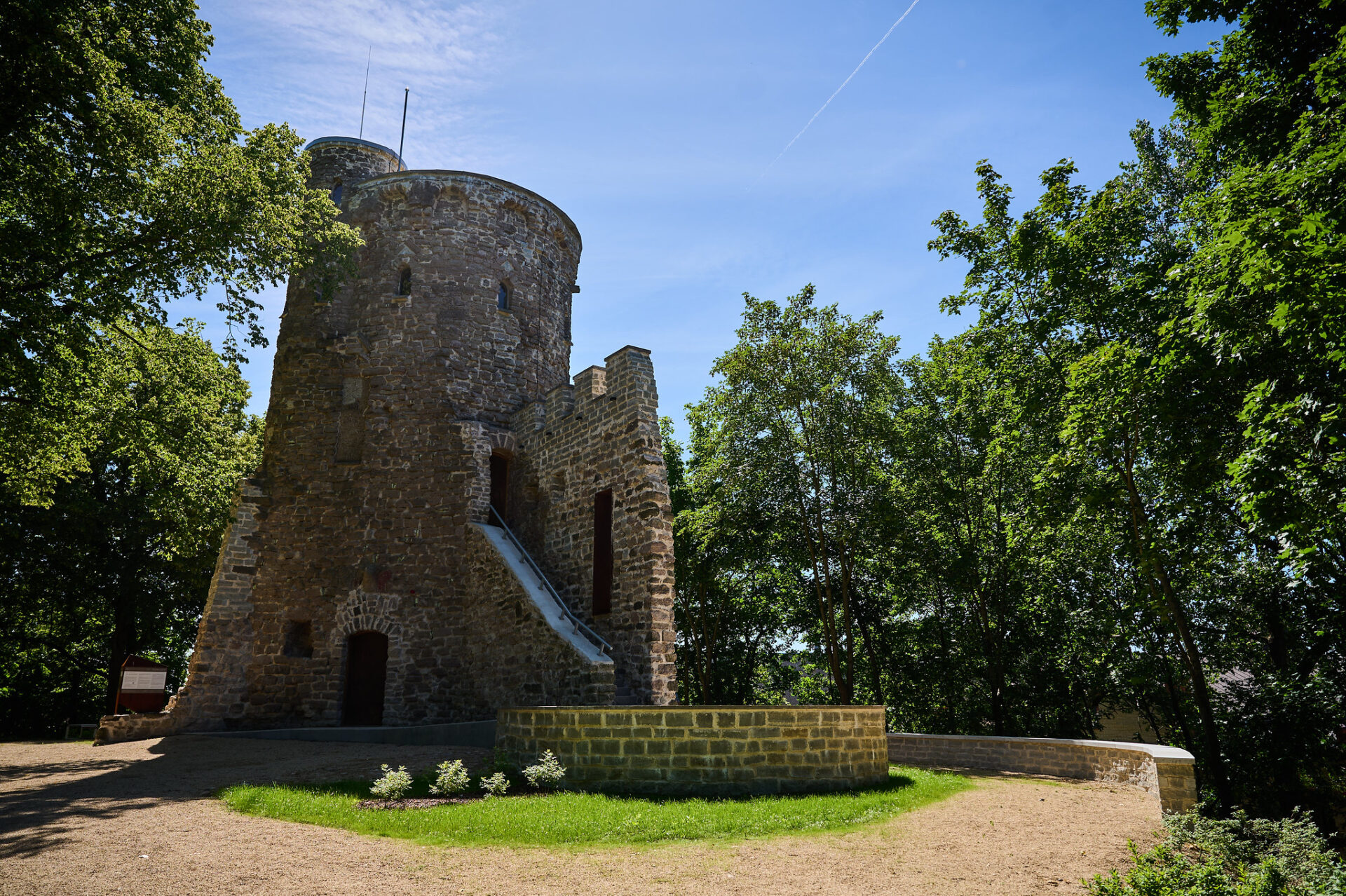 Sarkandaugavā atklāts pārbūvētais Dauderu parks